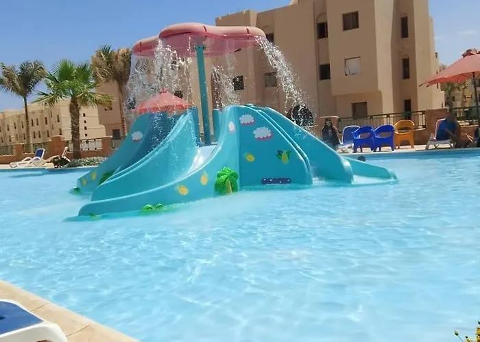 Alpesi faház فى قريه بالم بيتش العين السخنه عائلات فقط *