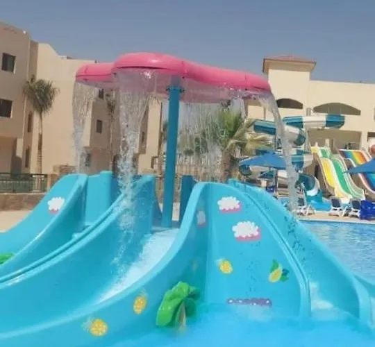 Alpesi faház فى قريه بالم بيتش العين السخنه عائلات فقط Ajn-Szuhna